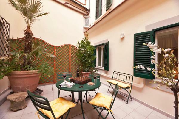 Via Dei Fossi Apartment Florença Exterior foto